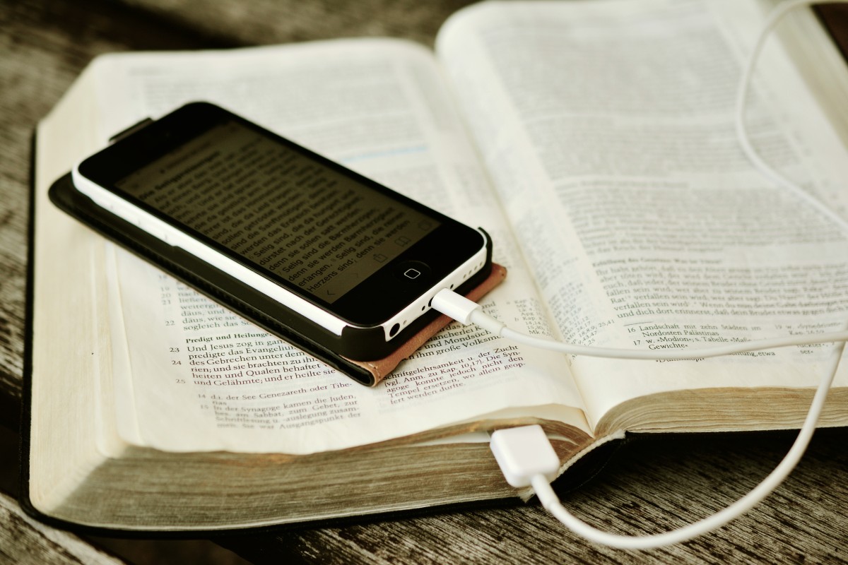 bible-2690295 bible-2690295