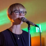  Sängerin Janine Sauer (Steinbach) sorgte mit ihrer verträumten Soul-Stimme für Gänsehautmomente bei den Zuschauern. © Julia Otto