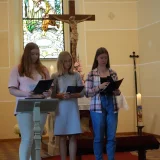  Verlesung des Evangelium: Annett Köhler, Pauline Pehlert und Anna-Lena Danz. © Julia Otto