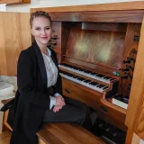  Klaudia Twardzik-Poloczek (26) ist seit dem 1. Oktober die neue Kirchenmusikerin für die Kirchgemeinden Bad Liebenstein und Gumpelstadt. © Julia Otto